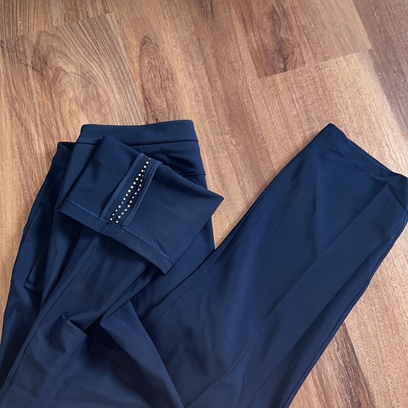 Lululemon on the move pants - Picture 6 of 6